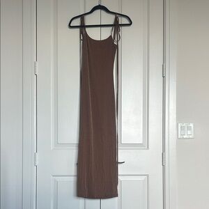Elegant Brown Sleeveless Dress